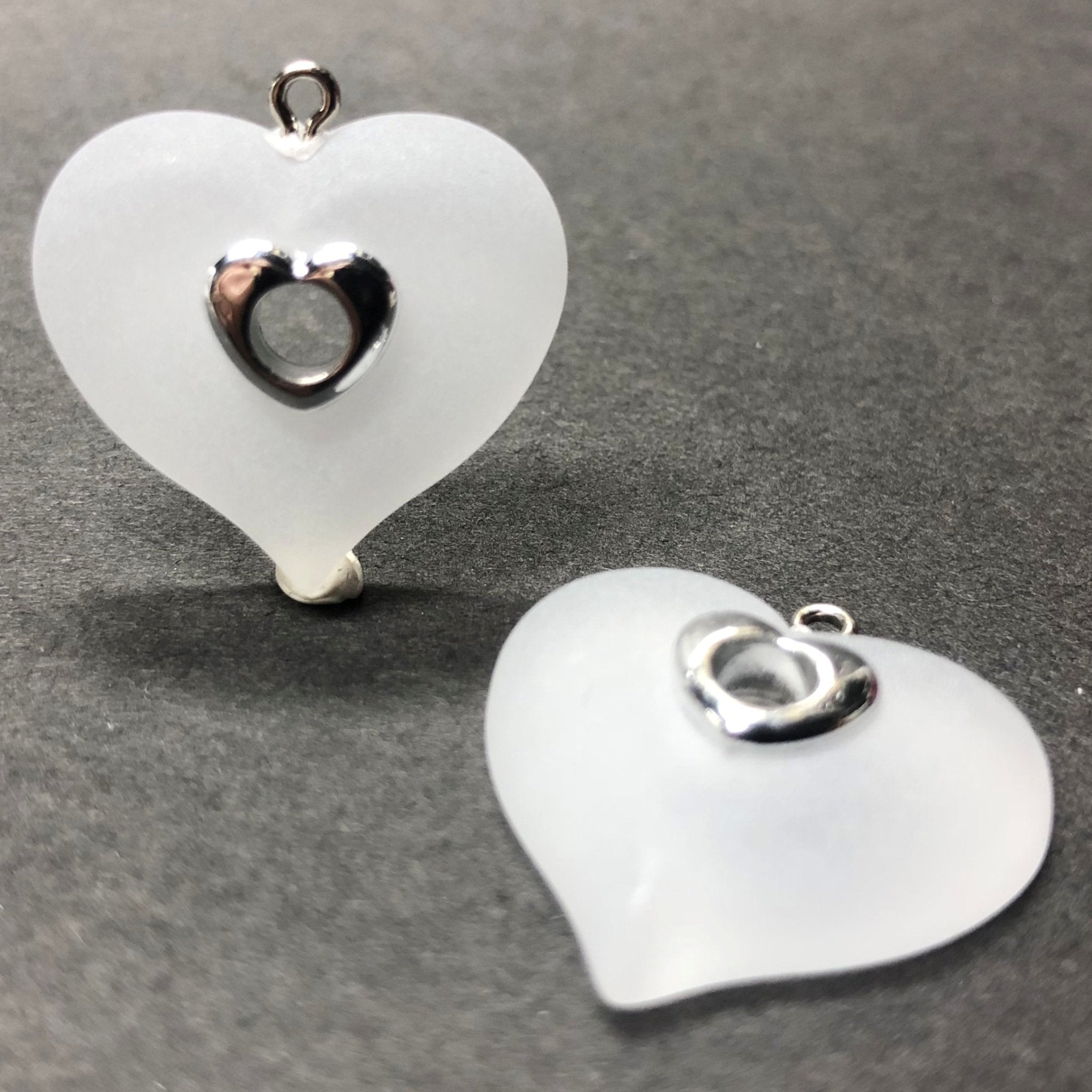 22MM Crystal Mat Acrylic With Silver Rim Heart Drop (36 pieces)