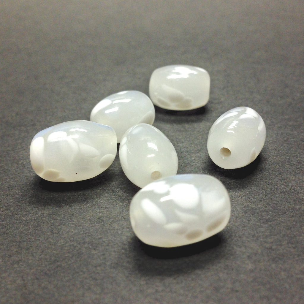 15X11MM White Spotted Glass Oval Bead (30 pieces)