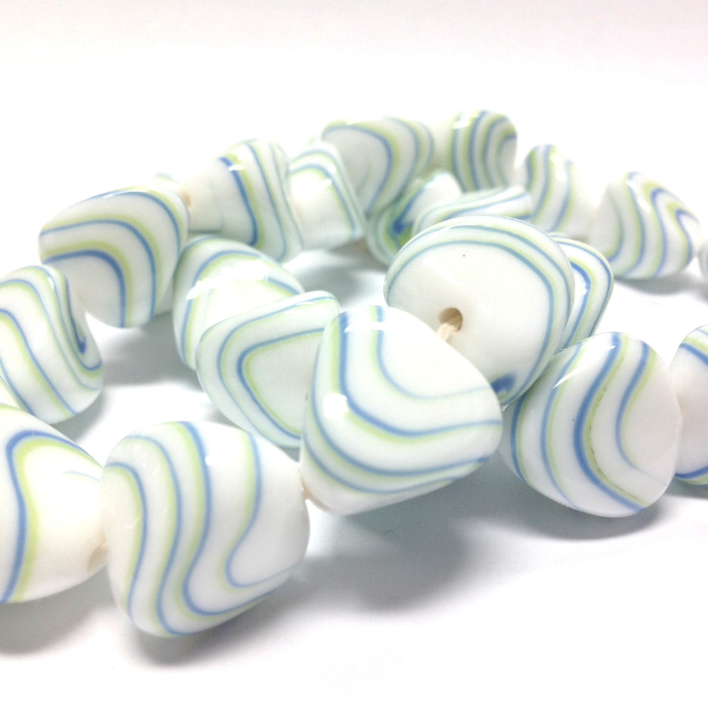 16MM White/Blue Swirl Glass Nugget Bead 30 pieces)
